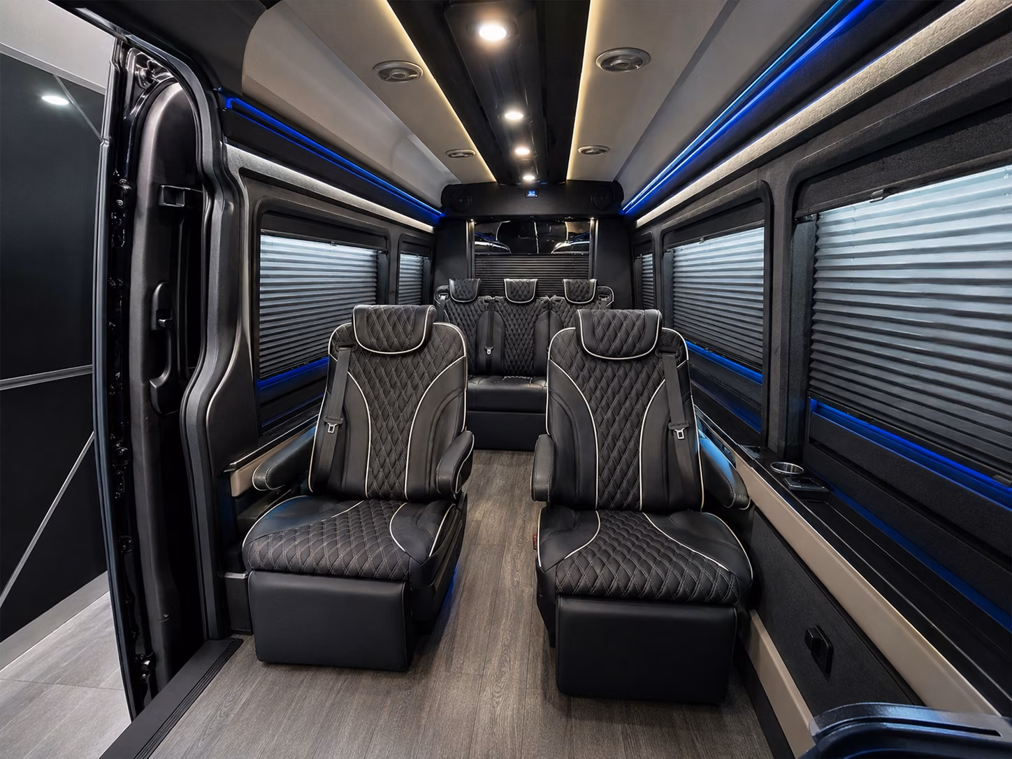 let a bus handle the long ride to fort lauderdale or miami airports